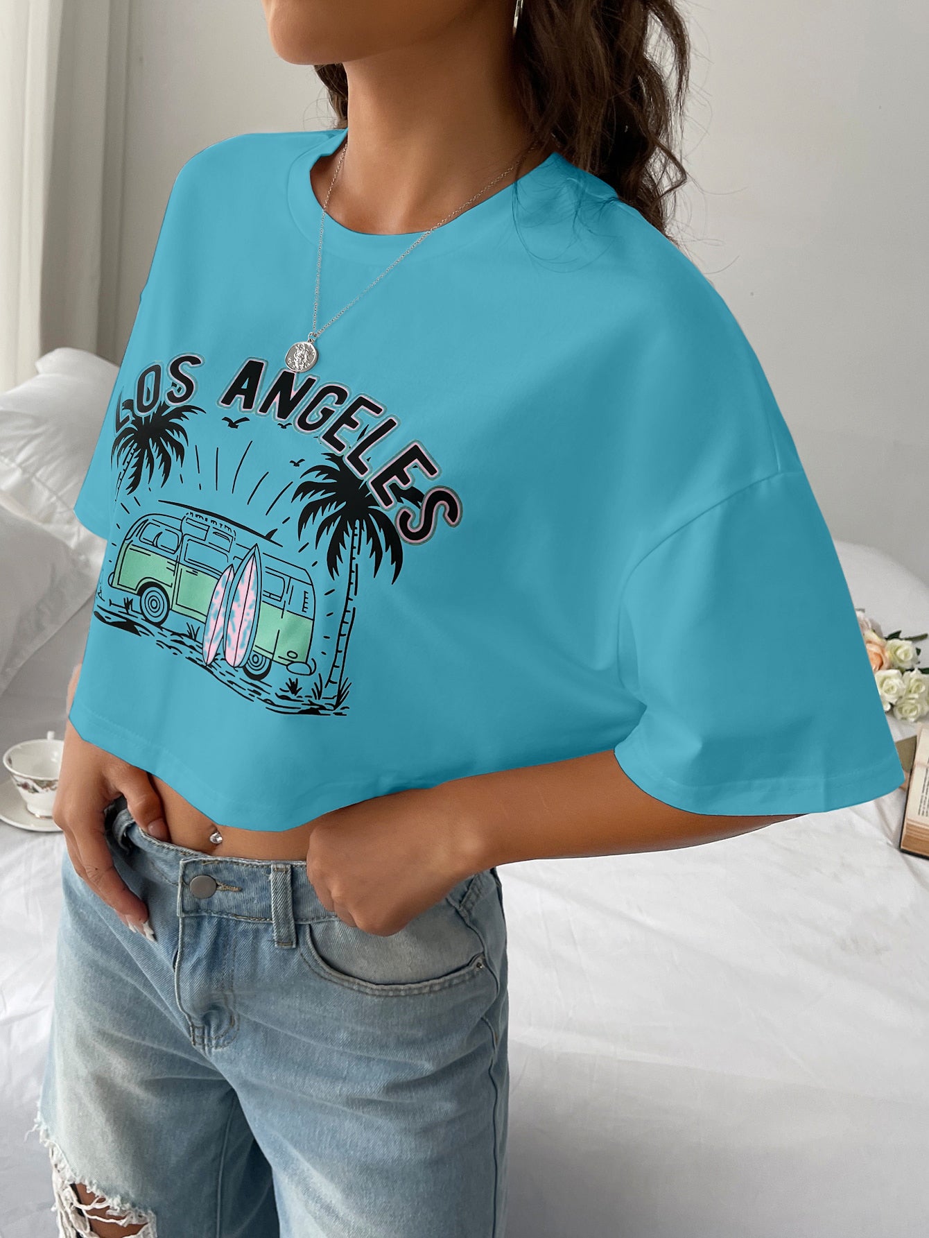 DMITRI SOLID CAR & LETTER GRAPHIC DROP SHOULDER RELAXED FIT CROP TEE TOP