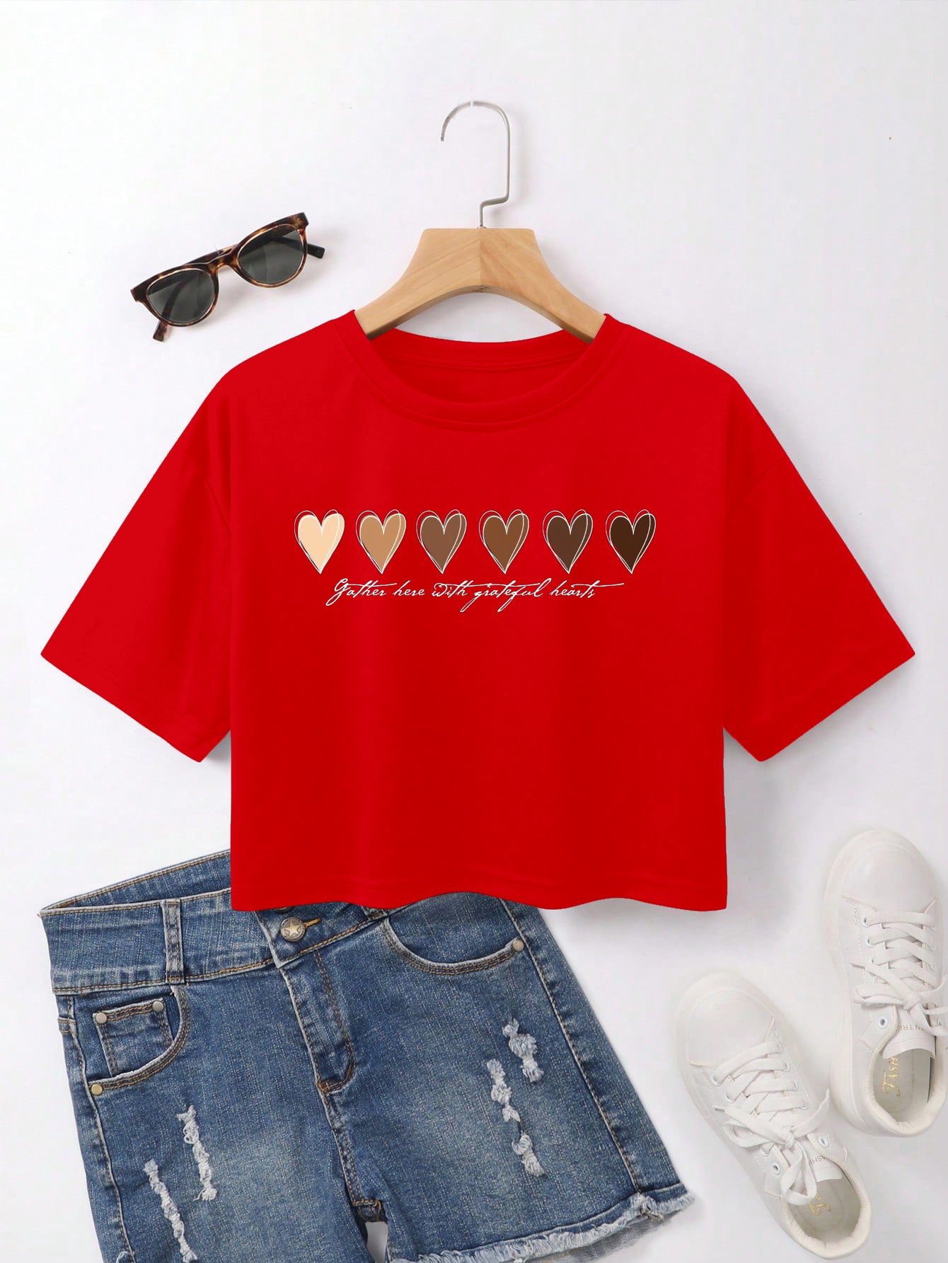 MONARCH SOLID HEART PRINTED GRAPHIC DROP SHOULDER RELAXED FIT CROP TEE TOP