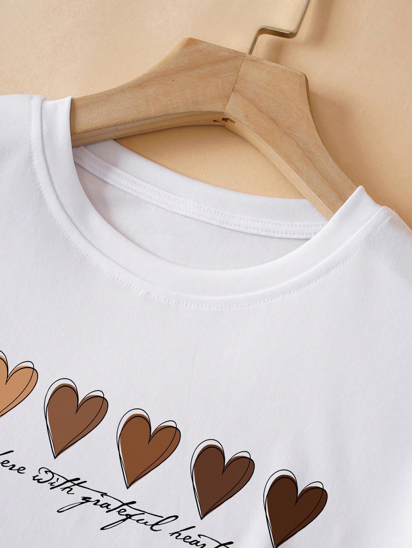 MONARCH SOLID HEART PRINTED GRAPHIC DROP SHOULDER RELAXED FIT CROP TEE TOP